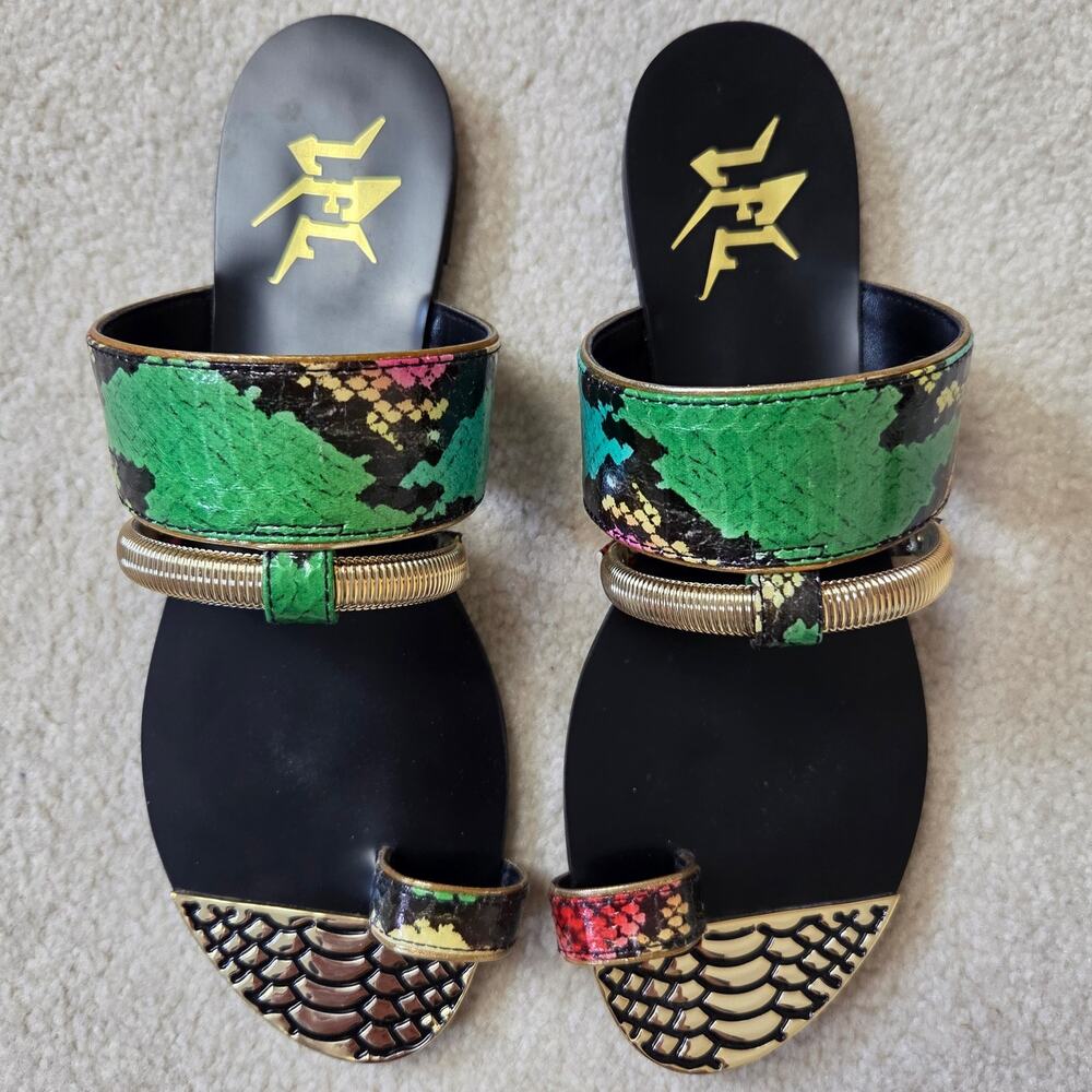 LFL Lust For Life Dash Sandals 7.5 Flat Slide Straps Toe Ring Embossed Snakeskin